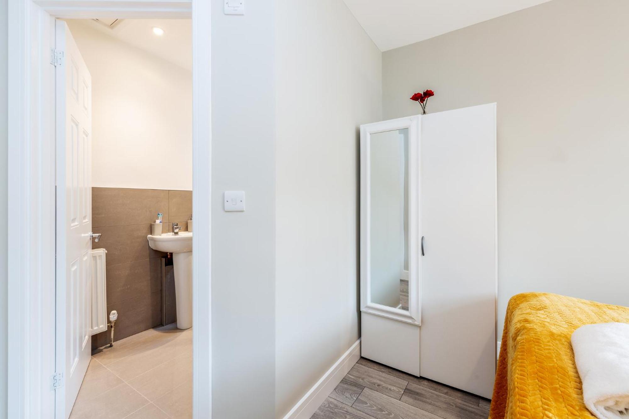 Dartford, Kent - Modern 2Bd 2Bath En-Suite Bungalow M25 Bluewater Exterior photo